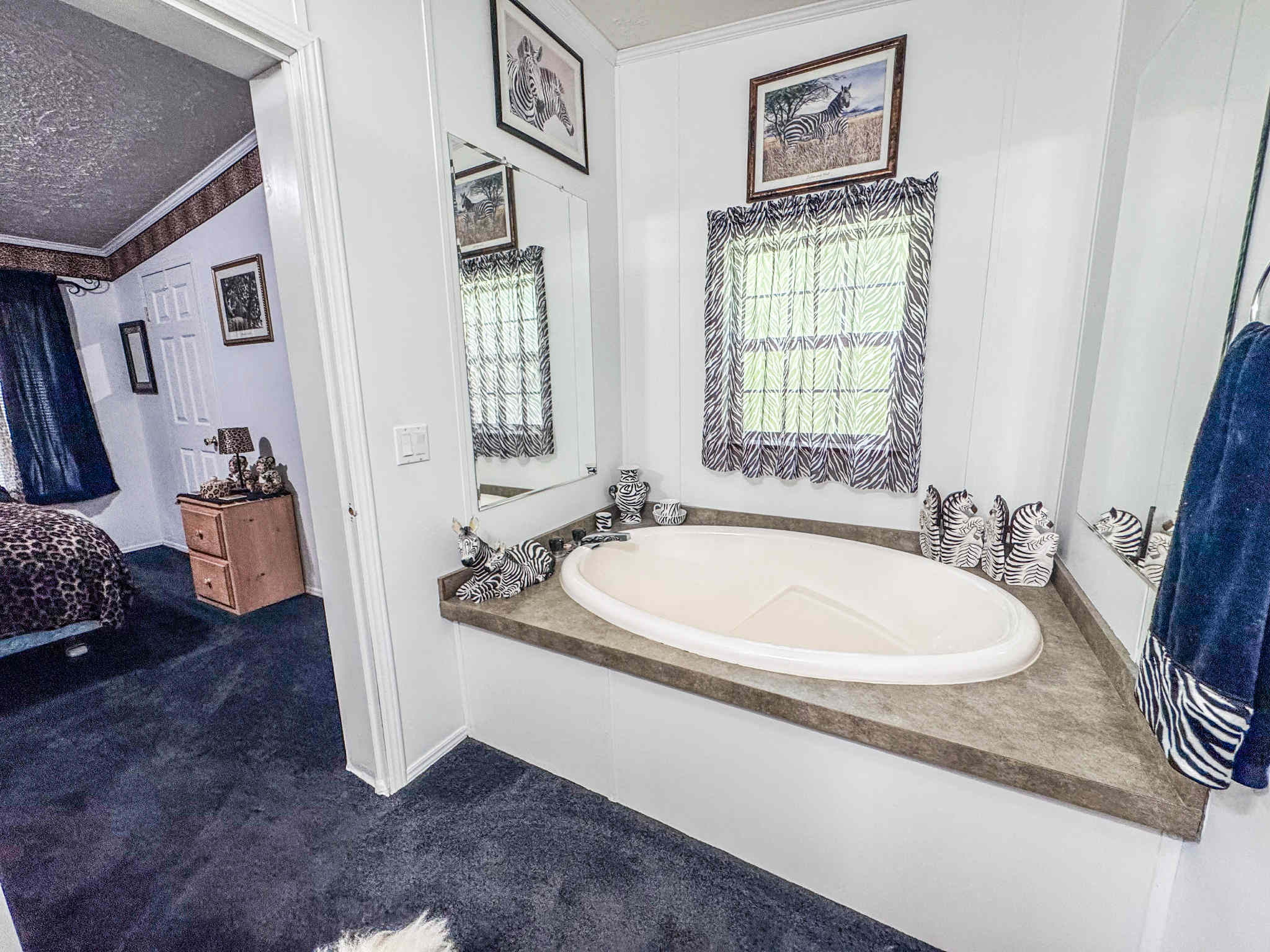 PRIVATE and BEAUTIFUL double wide in Richmond PRIVATE and BEAUTIFUL double wide in Richmond