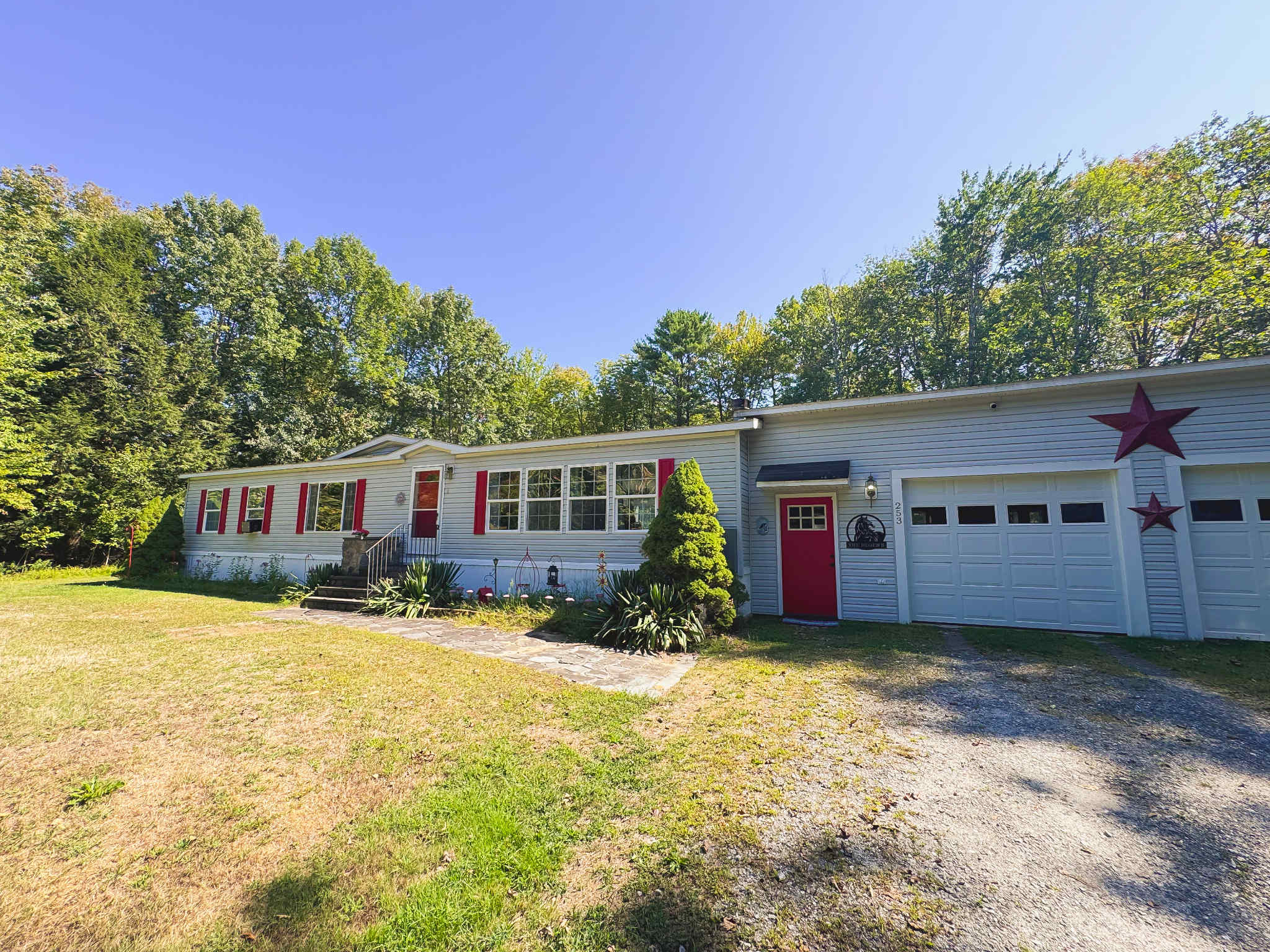 PRIVATE and BEAUTIFUL double wide in Richmond PRIVATE and BEAUTIFUL double wide in Richmond