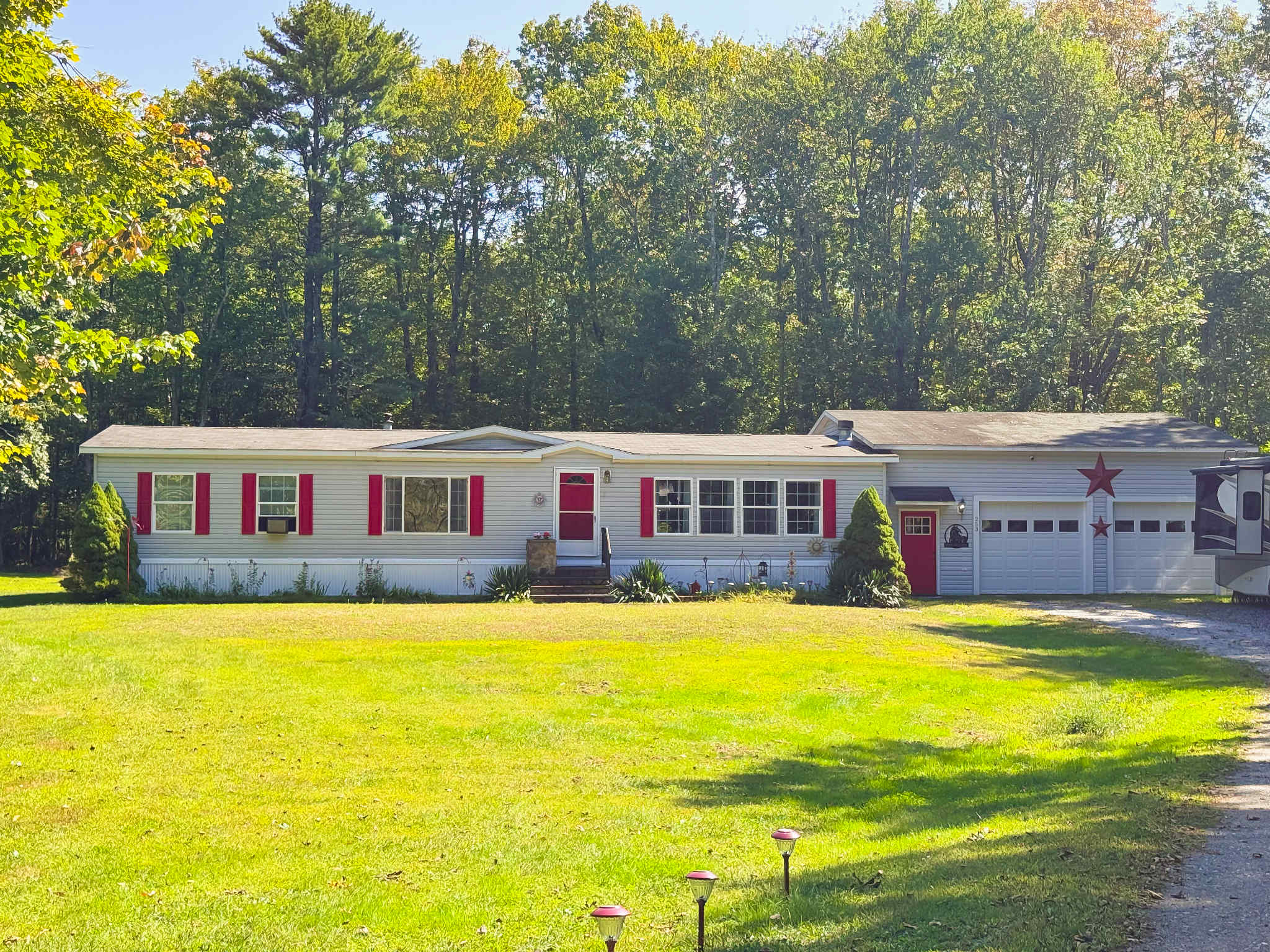 PRIVATE and BEAUTIFUL double wide in Richmond PRIVATE and BEAUTIFUL double wide in Richmond