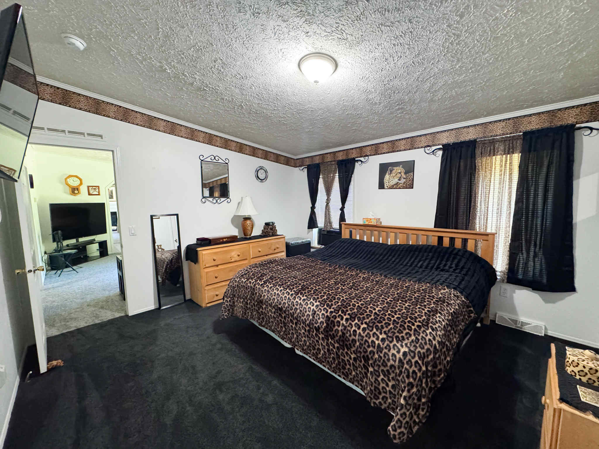 PRIVATE and BEAUTIFUL double wide in Richmond PRIVATE and BEAUTIFUL double wide in Richmond