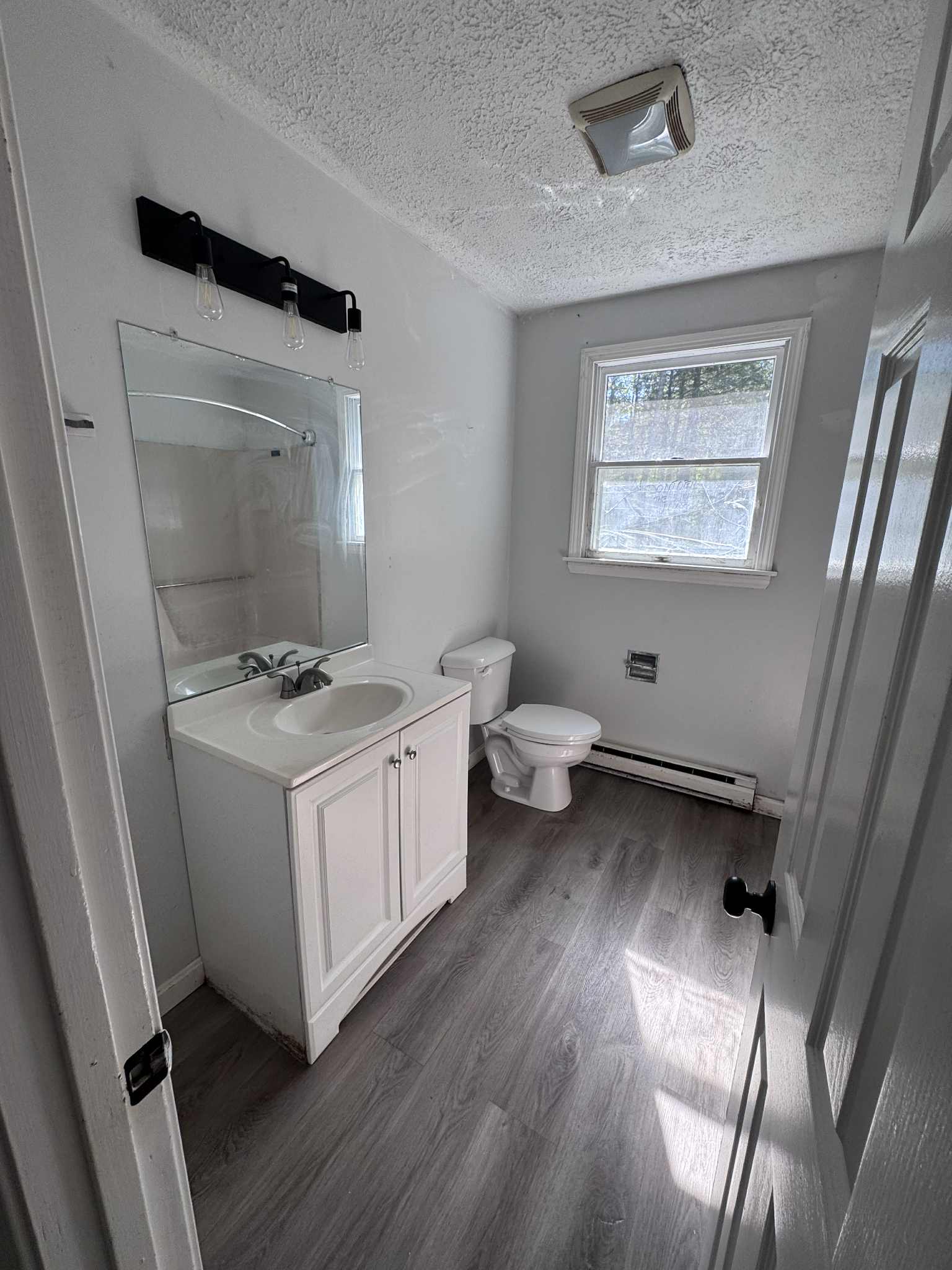 BAY PARK 2BR/1BA Longterm TOPSHAM BAY PARK 2BR/1BA Longterm TOPSHAM