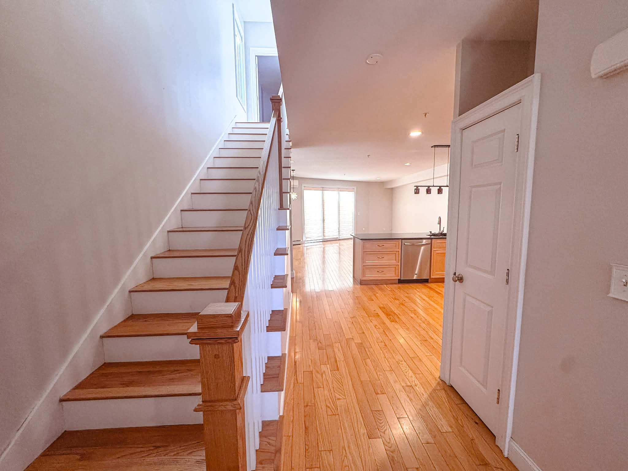 4BR Luxury End Condo BRUNSWICK 4BR Luxury End Condo BRUNSWICK