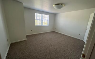CONDO END UNIT BRUNSWICK 2BR/1.5BA
